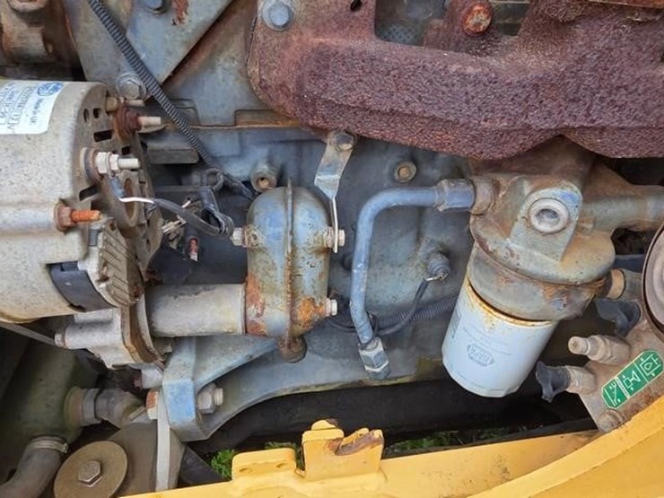 new-holland-555e-image-32