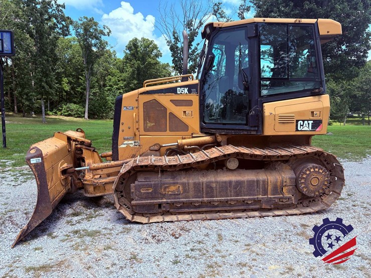 2009-caterpillar-d5k-xl-image-2