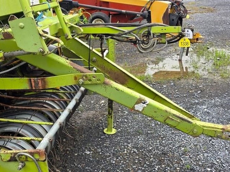 claas-round-baler-image-5