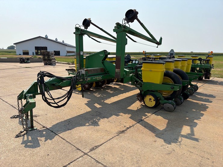 1994-john-deere-7200-image-3