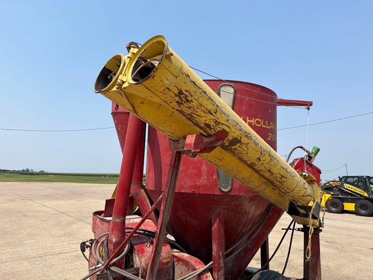 new-holland-354-image-10