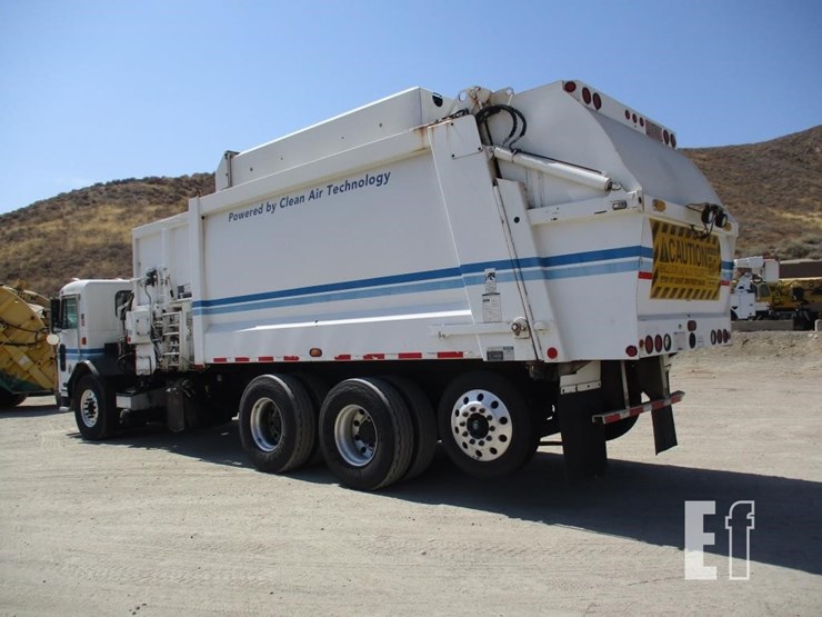 2010-peterbilt-320-image-4