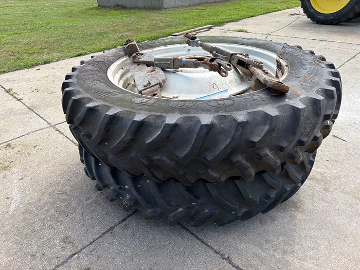new-holland-8560-image-46