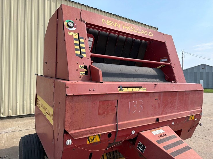 new-holland-660-image-20