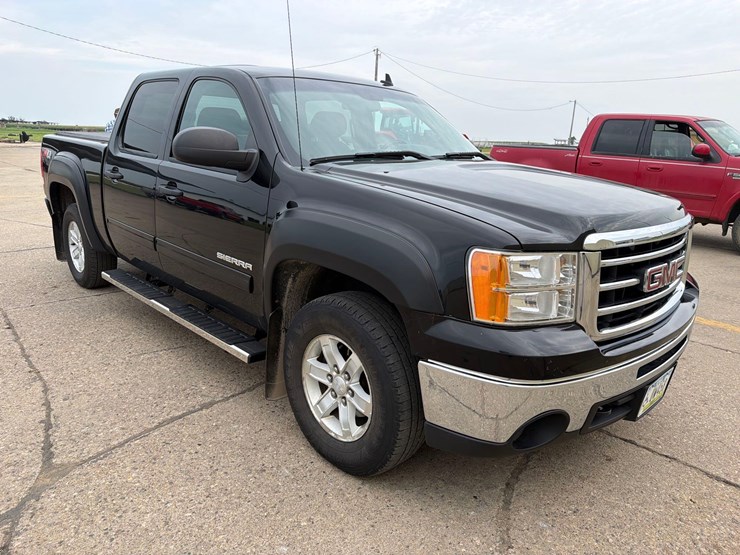 2012-gmc-sierra-1500-image-2