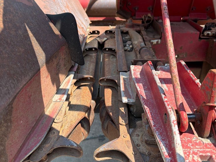 case-ih-1063-image-11
