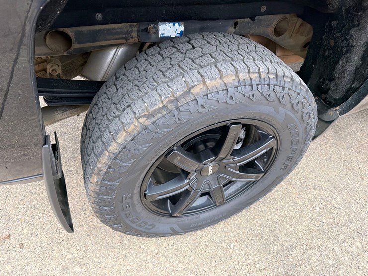 2018-chevrolet-1500-image-21