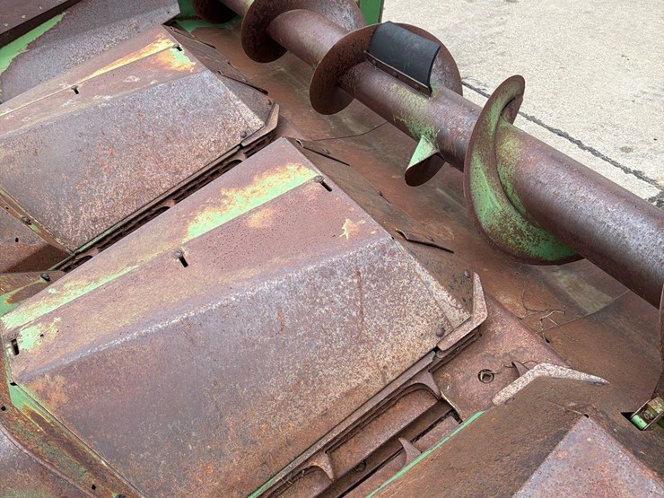 john-deere-444-image-23
