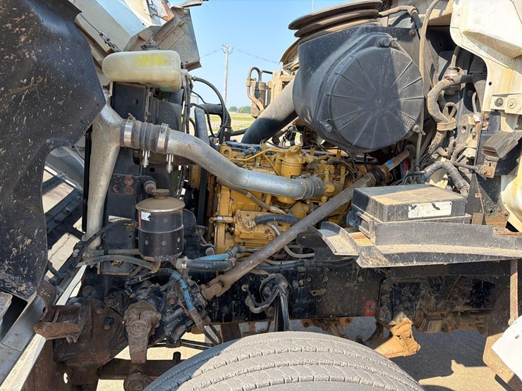 2000-cat-c7-image-53