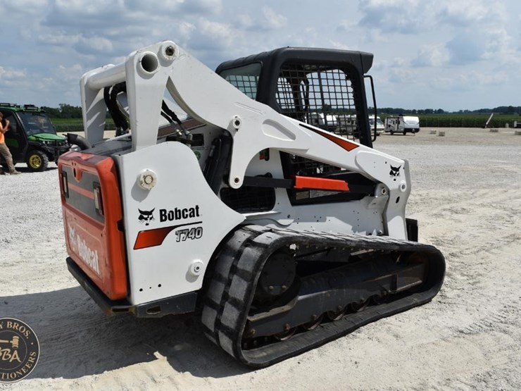 2016-bobcat-t740-image-57