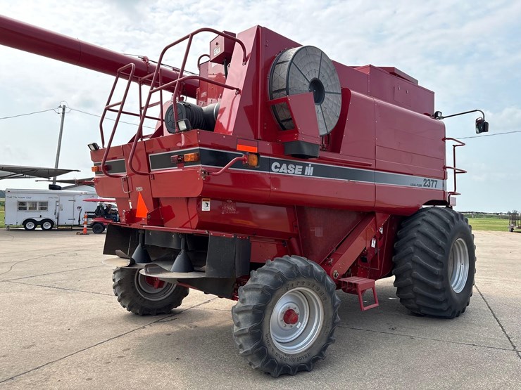 2005-case-ih-2377-image-3
