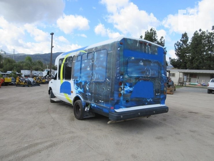 2016-ford-e450-image-4