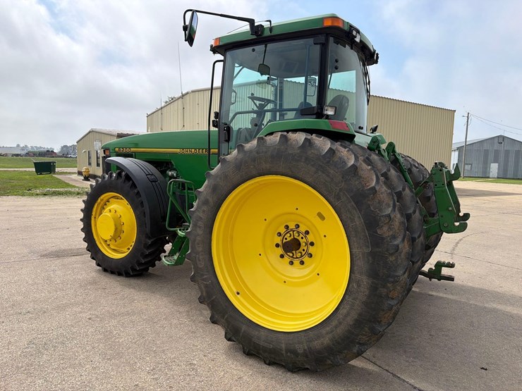 john-deere-8200-image-7