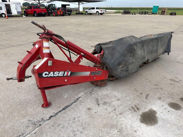 case-ih-md82-image-1