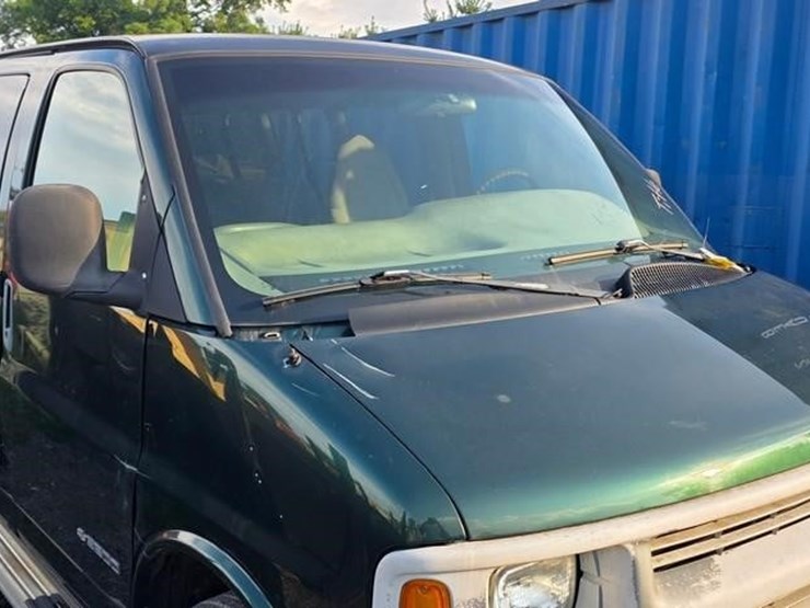 2001-chevrolet-express-3500-image-29