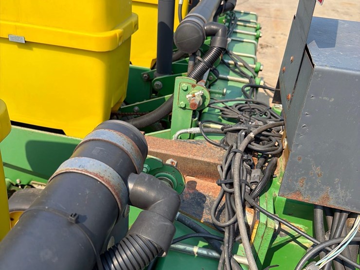 1994-john-deere-7200-image-11