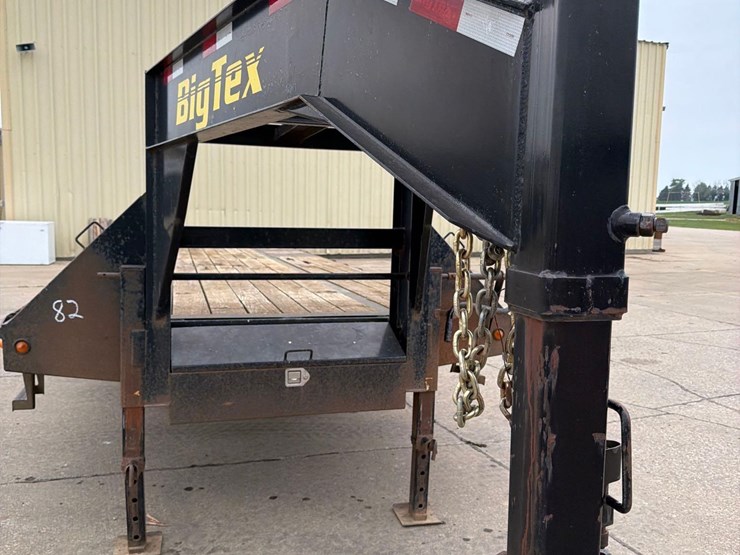 2013-big-tex-102”-x-30ft-gooseneck-flatbed-trailer-image-18