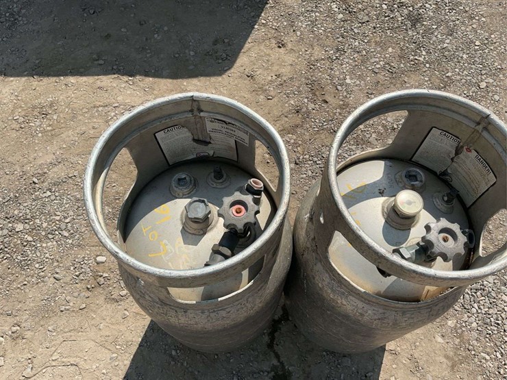(2)-aluminum-propane-tanks-image-2