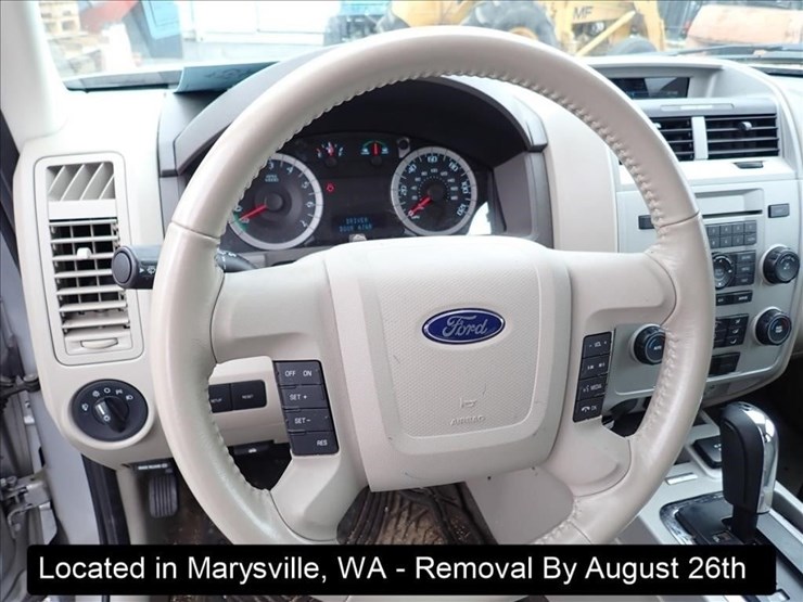 2011-ford-escape-image-7
