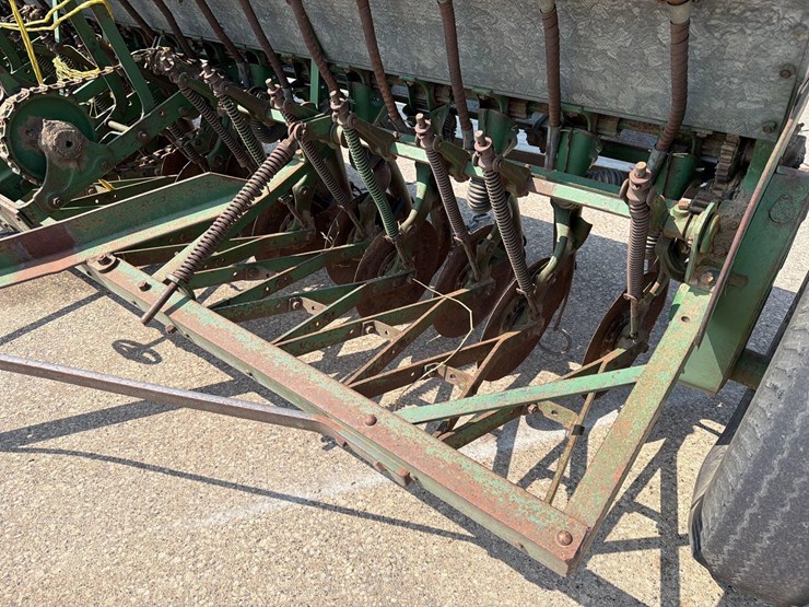 john-deere-b-image-11