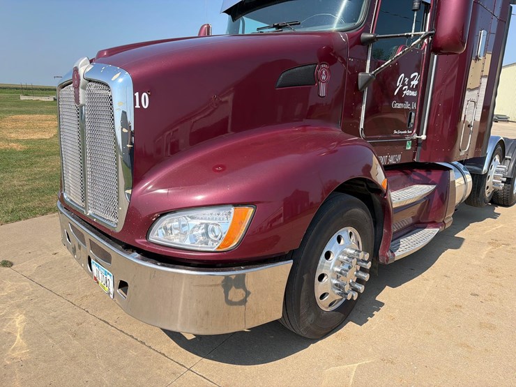 2010-kenworth-t660-image-16