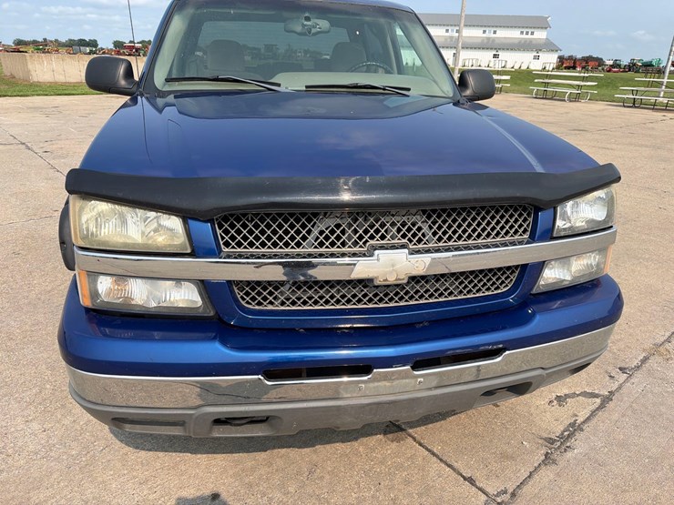 2004-chevrolet-silverado-1500-image-16