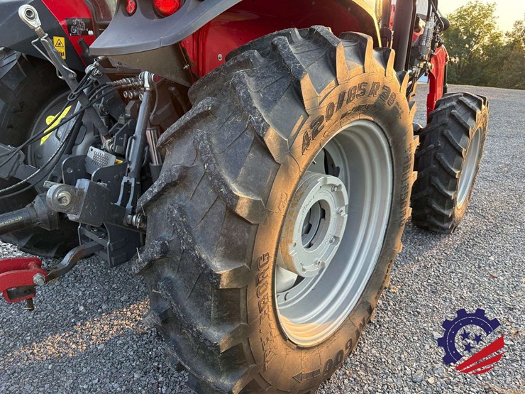 2023-massey-ferguson-5711-image-39