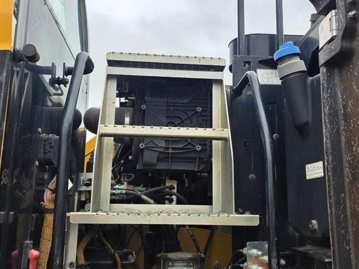 2018-caterpillar-m322f-image-53