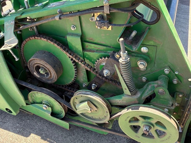 john-deere-630f-image-32