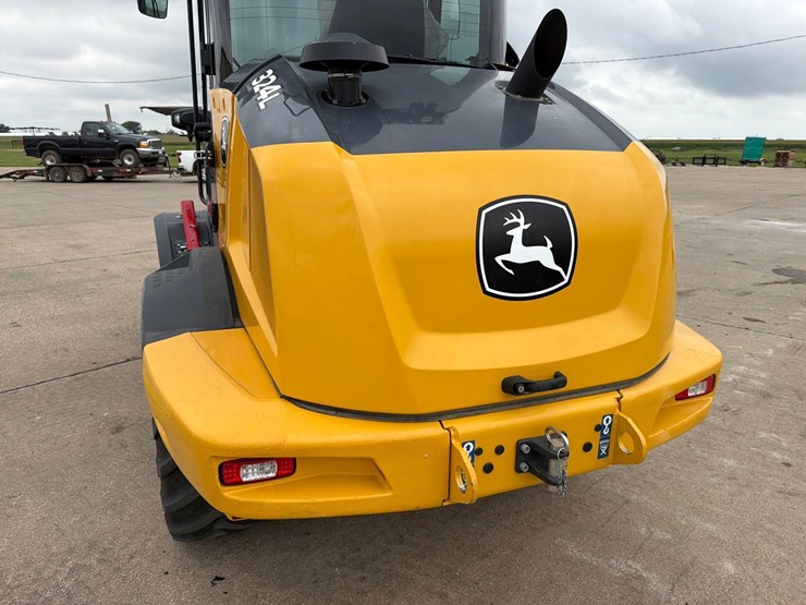 2021-deere-324l-image-25