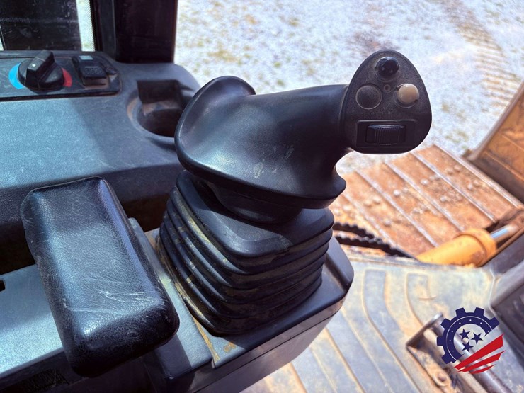 2009-caterpillar-d5k-xl-image-70