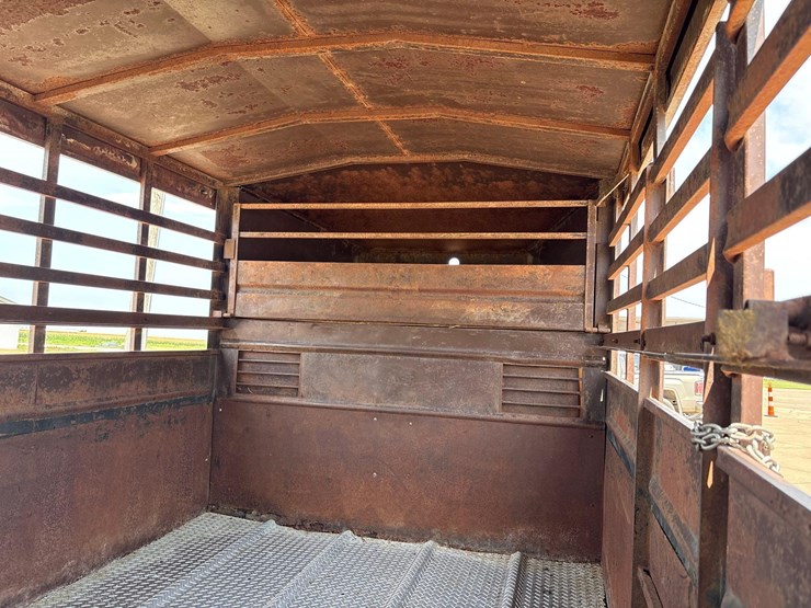 1990-trailmann-7ft-x-24ft-gooseneck-livestock-trailer-image-37