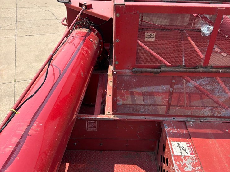 1989-case-ih-1660-image-40