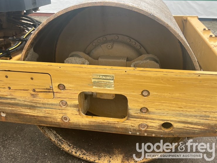 2016-caterpillar-cs56b-image-9
