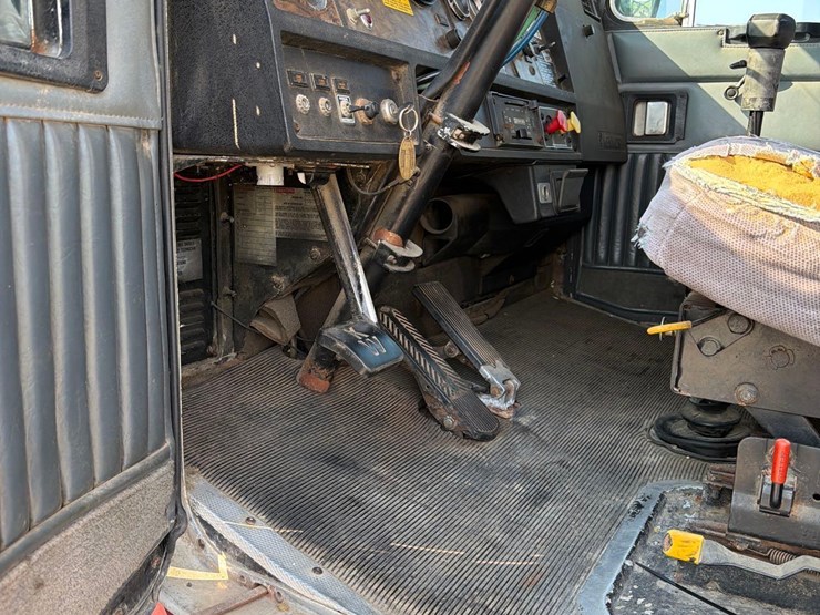 1993-kenworth-t600-image-32