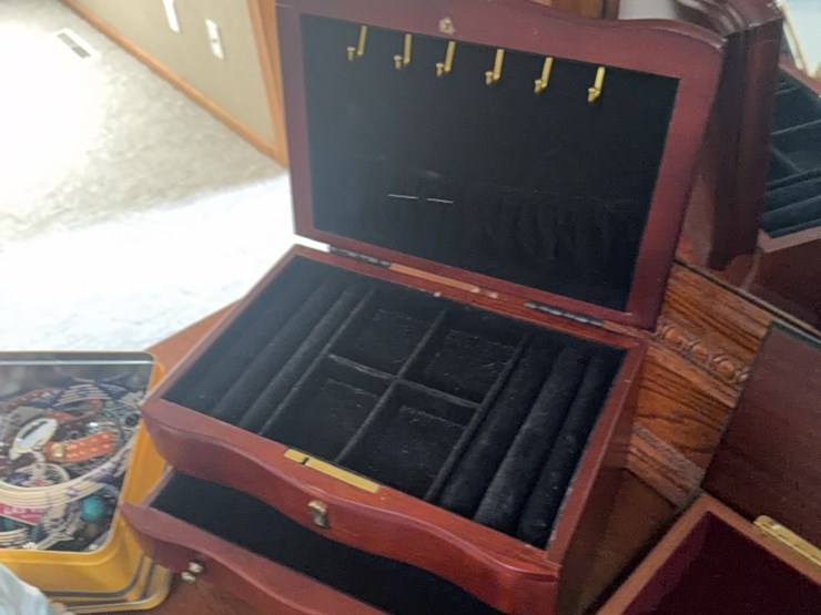 jewelry-and-jewelry-boxes-image-11