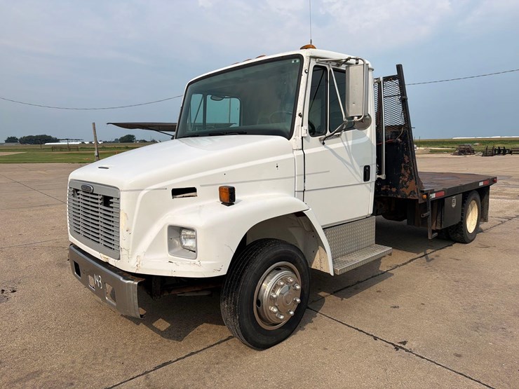 2000-freightliner-fl60-image-1