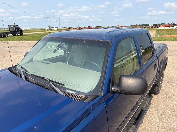 2004-chevrolet-silverado-1500-image-13