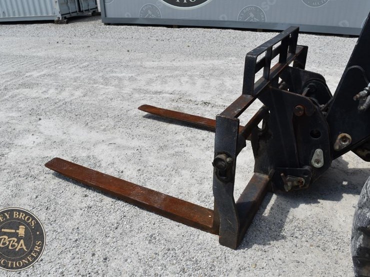 2014-caterpillar-th407c-image-19