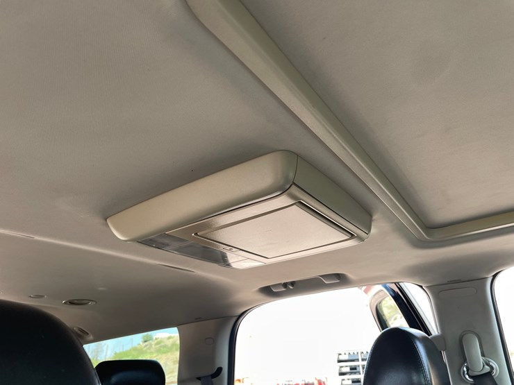 2009-cadillac-escalade-image-103