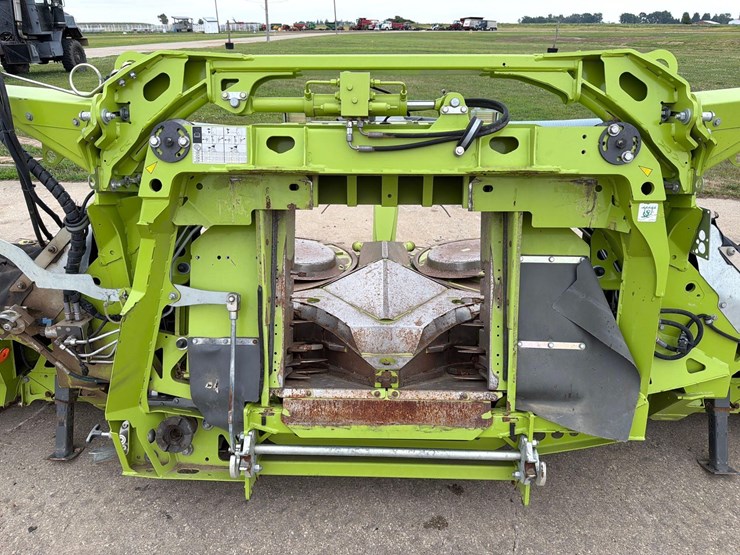 2019-claas-orbis-750-image-33