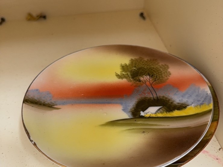 pottery,-decorative-plates-image-3