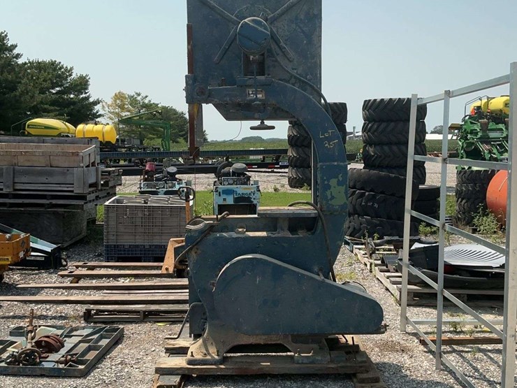 36”-northfield-foundry-&-machine-bandsaw-image-1