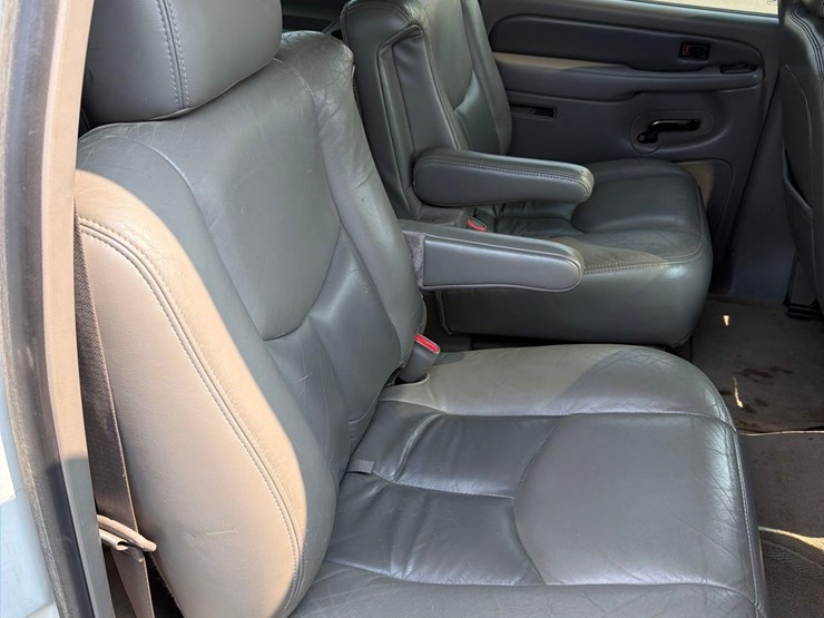 2005-gmc-yukon-denali-image-42