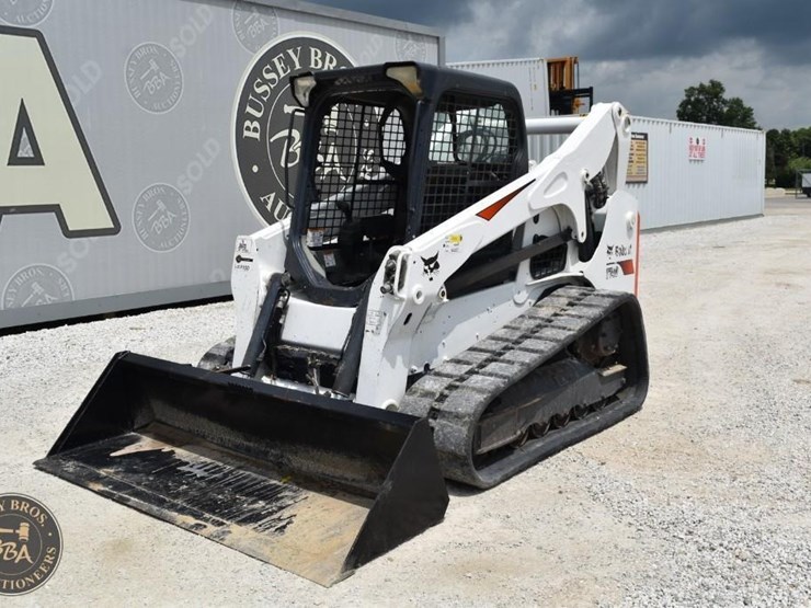 2016-bobcat-t740-image-12