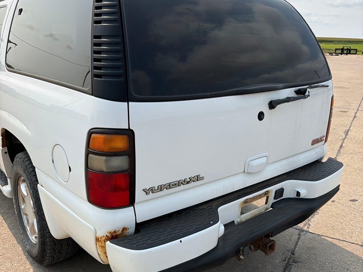 2005-gmc-yukon-denali-image-7