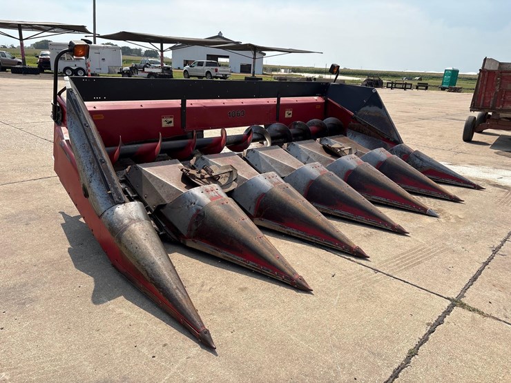 case-ih-1063-image-1