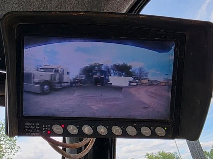2011-caterpillar-740-image-67