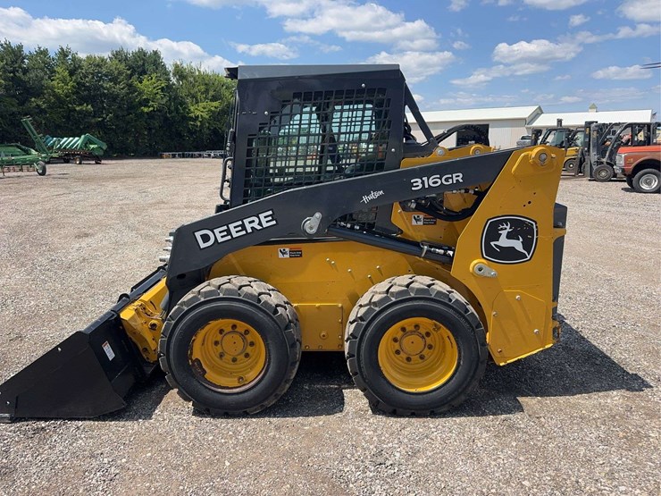 2024-deere-316gr-image-4
