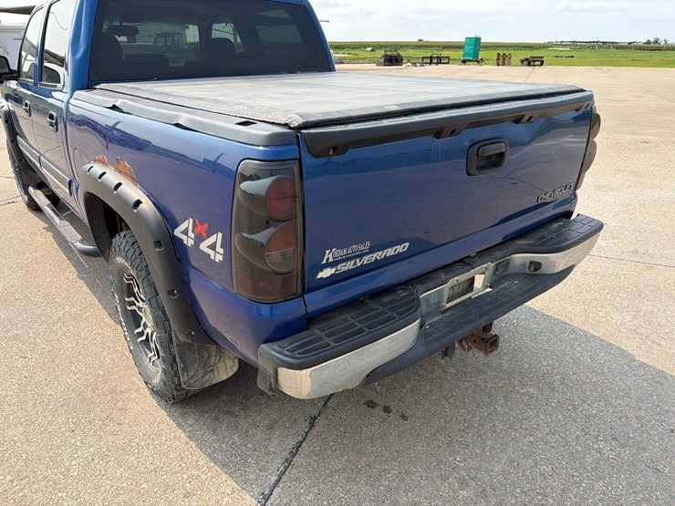 2004-chevrolet-silverado-1500-image-7